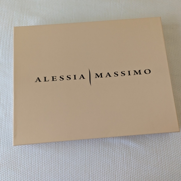 Mother's Day Gift Alessia Massimo Panna Scarf/Wrap And  Taupe. - Picture 1 of 5